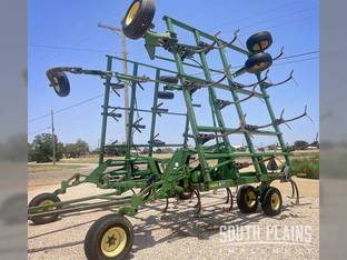 2004 John Deere 2410