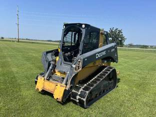 2017 John Deere 333G