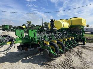 2022 John Deere 1775NT