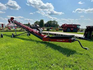 2025 Universal 1537 FIELD LOADER TD