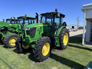 2023 John Deere 6135E