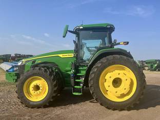 2023 John Deere 8R 370