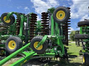 2023 John Deere 2660VT