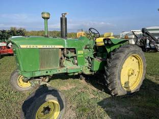John Deere 3010