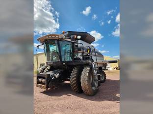 2004 Gleaner R65