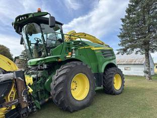 2017 John Deere 8400