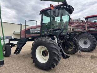 2008 MacDon Industries M200