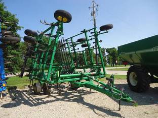 2012 John Deere 2210