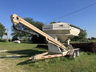 2014 Unverferth Seedrunner 2750