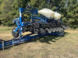 2024 Kinze 3605