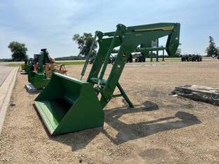 2024 John Deere 700M