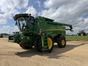 2022 John Deere S770