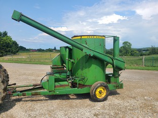 John Deere 700