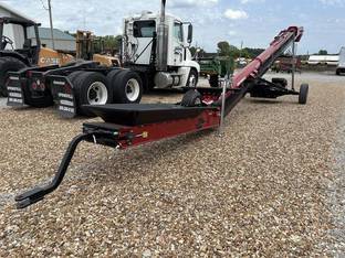 2025 Universal 1537 FIELD LOADER TD