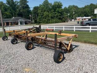 Massey-Ferguson PEANUT LIFTER