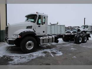2013 Mack GU813