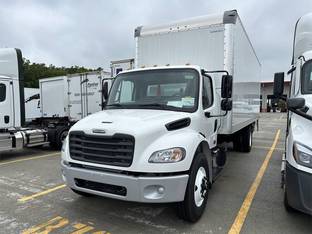 2025 Freightliner BUSINESS CLASS M2 106 PLUS