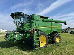 2022 John Deere S760