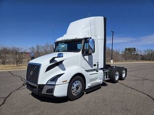 2025 Volvo VNL64T300