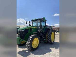 2022 John Deere 7R 210