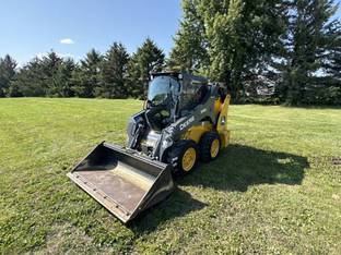 2023 John Deere 318G
