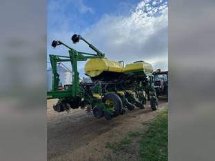 2014 John Deere 1775NT