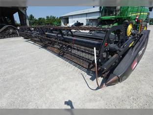 2018 MacDon Industries D130