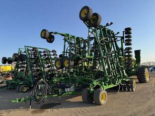 2024 John Deere H561