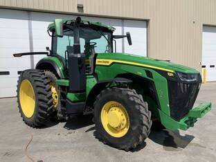 2021 John Deere 8R 230