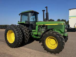 1990 John Deere 4955