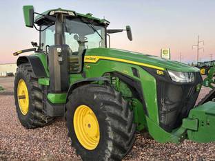 2022 John Deere 8R 410