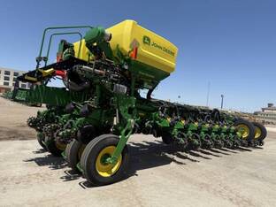 2023 John Deere 1775NT