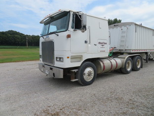 1992 WHITE/ GMC SEMI TRUCK