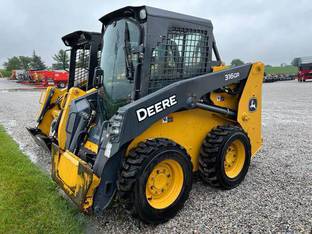 John Deere 316G