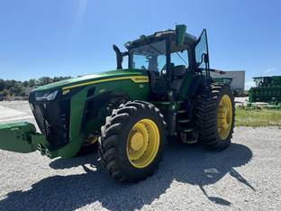 2022 John Deere 8R 250