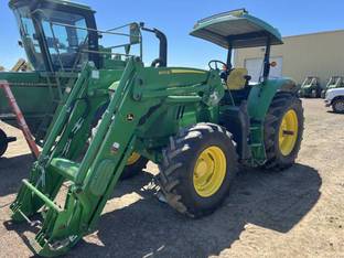 2017 John Deere 6120M