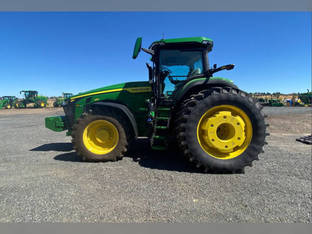 2023 John Deere 8R 250