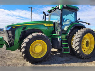 2023 John Deere 8R 230