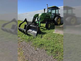 John Deere 4240