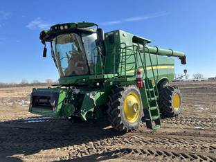 2022 John Deere S770