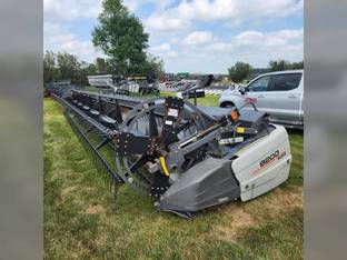 2010 Gleaner 8200-30