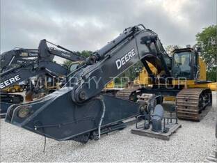 2022 John Deere 670G LC