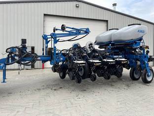 2019 Kinze 4900