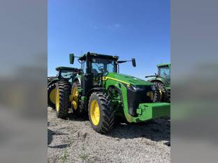 2023 John Deere 8R 250