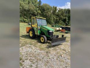 2007 John Deere 3320