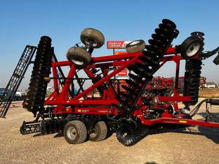 2024 Case IH 335 Barracuda 34' vertical till