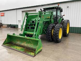 2015 John Deere 8245R