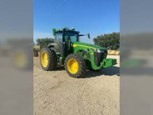 2022 John Deere 8R 250