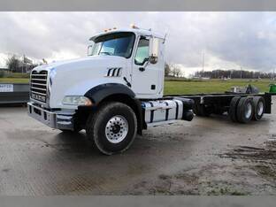 2013 Mack GU813