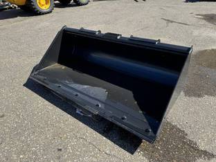 2024 John Deere AT322309 72IN BUCKET